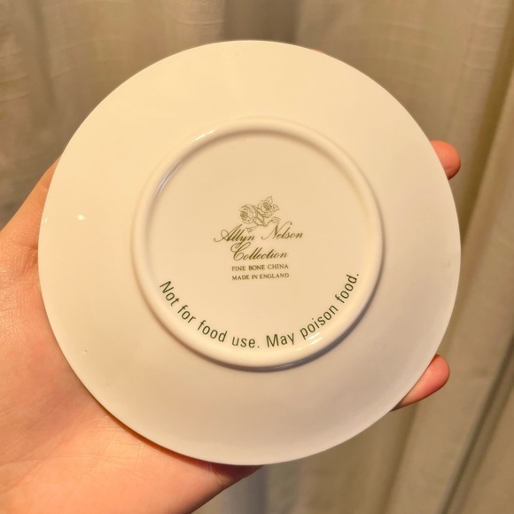 Royal Kendal English Rabbit Plate The Sheila Mannes Abbott Collection 4.75"W Fin - Picture 5 of 11